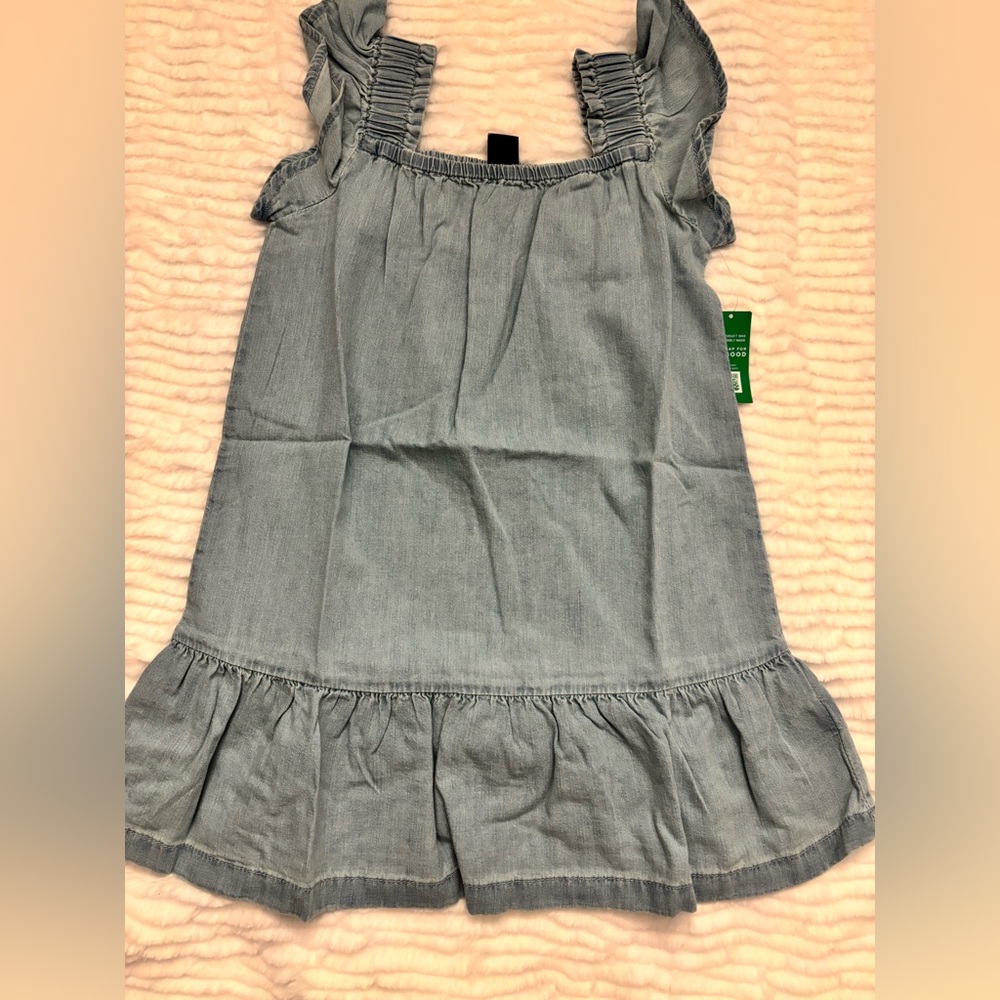 Gap for Good. Short flutter sleeves Supersoft.Made to feel like summer.